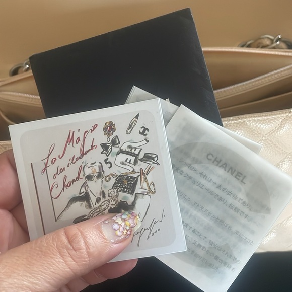 Chanel Beige Quilted Caviar Leather Bag - Picture 5 of 6